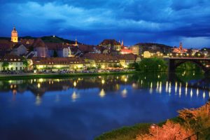 Maribor bei Nacht