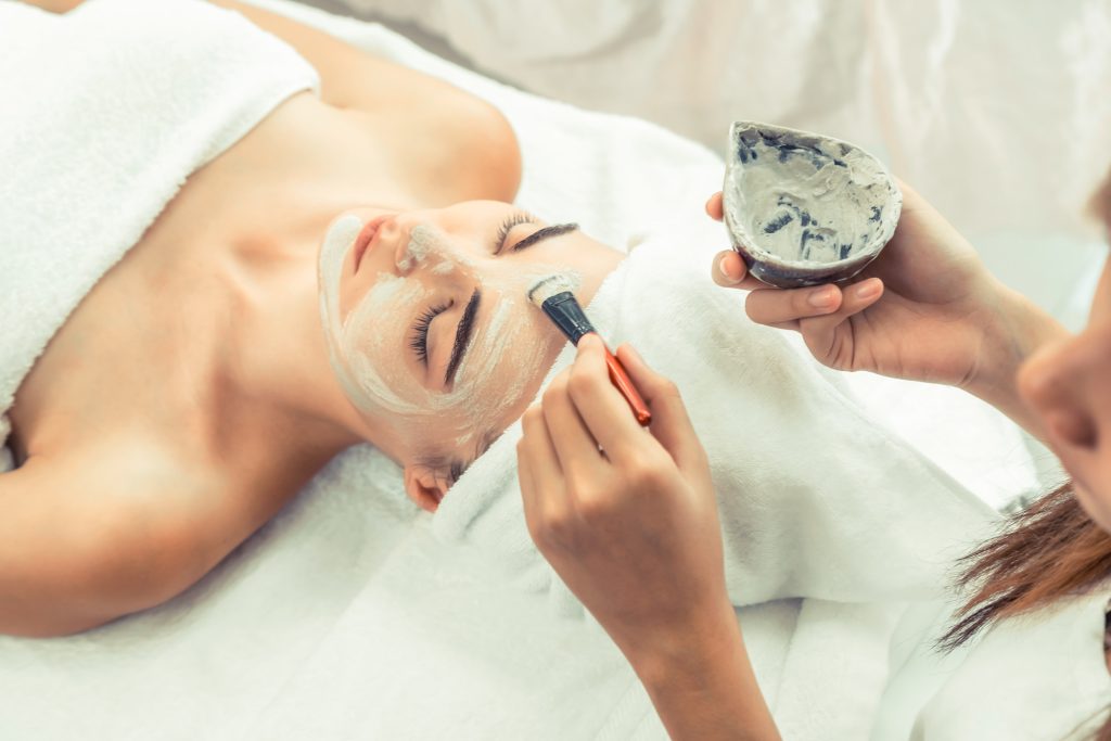 Gesichtsmaske - Ayurveda gegen Akne