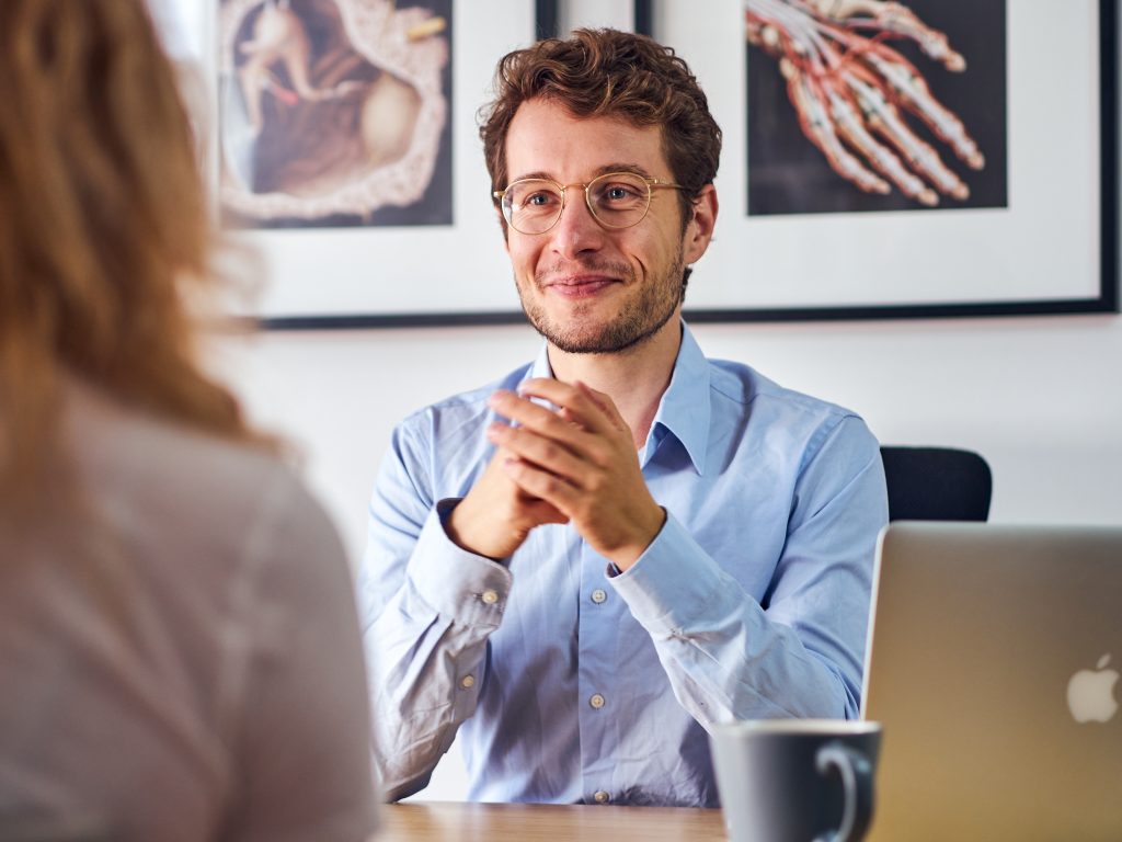 Dr. Dotzauer im Interview mit Fit Reisen zum Thema: Emotionales Essen und Abnehmen