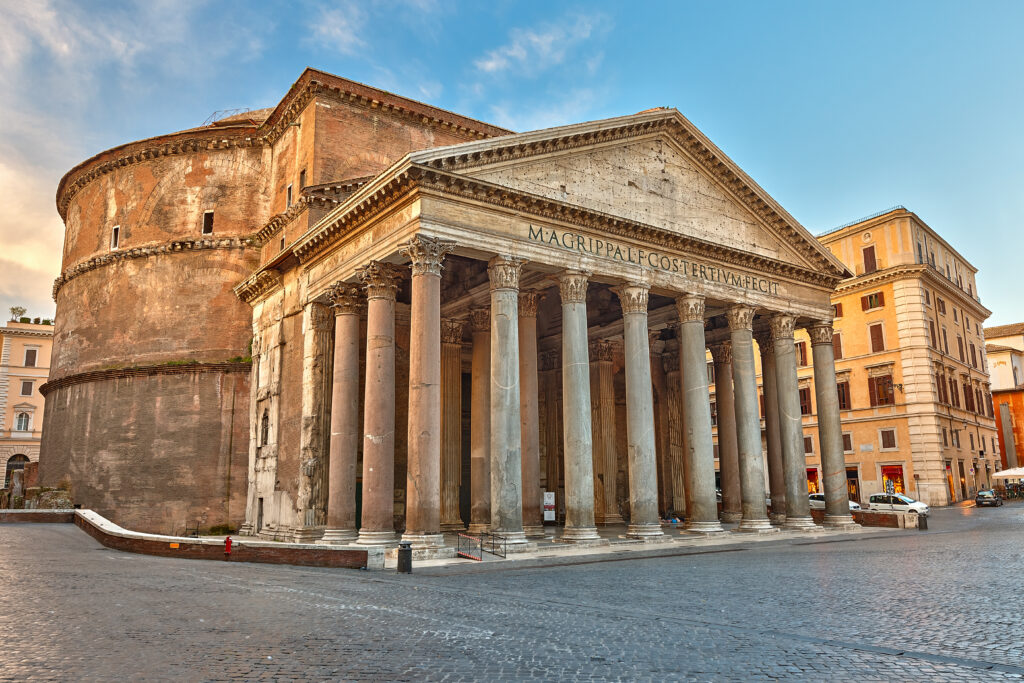 Das Pantheon in Rom, Rundbau mit einer vorgelagerten Tempelfassade