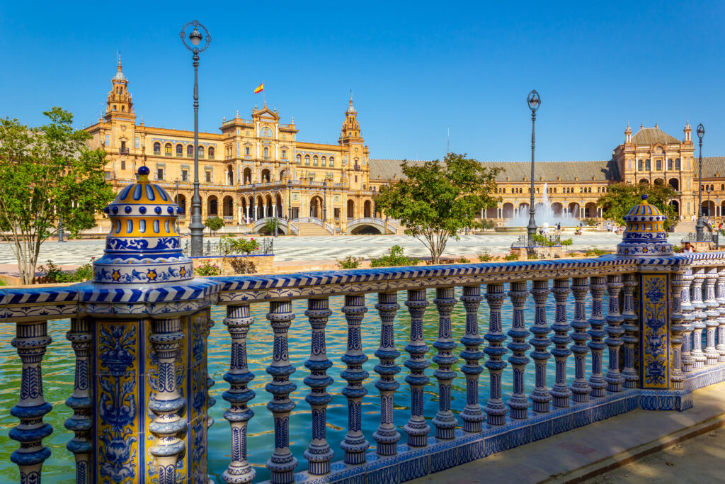 Plaza de España Sevilla: Eine architektonische Sehenswürdigkeit voller Pracht
