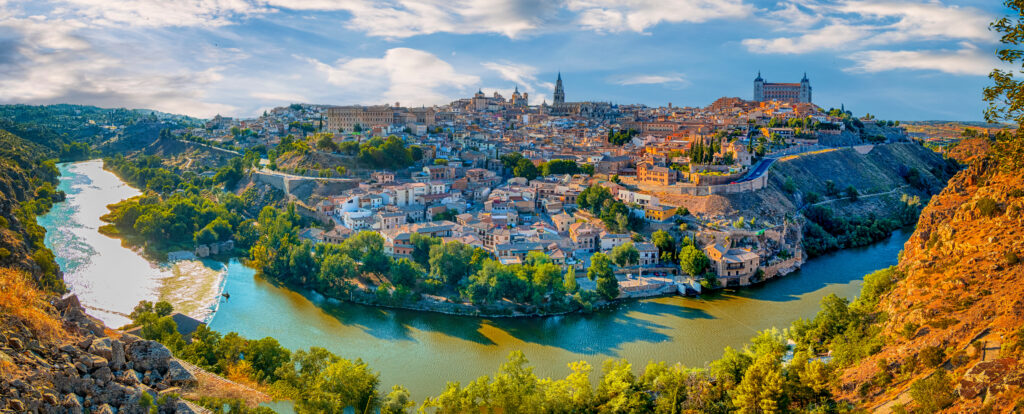 Ausblick auf das historische Toledo: eine Sehenswürdigkeit in Spanien