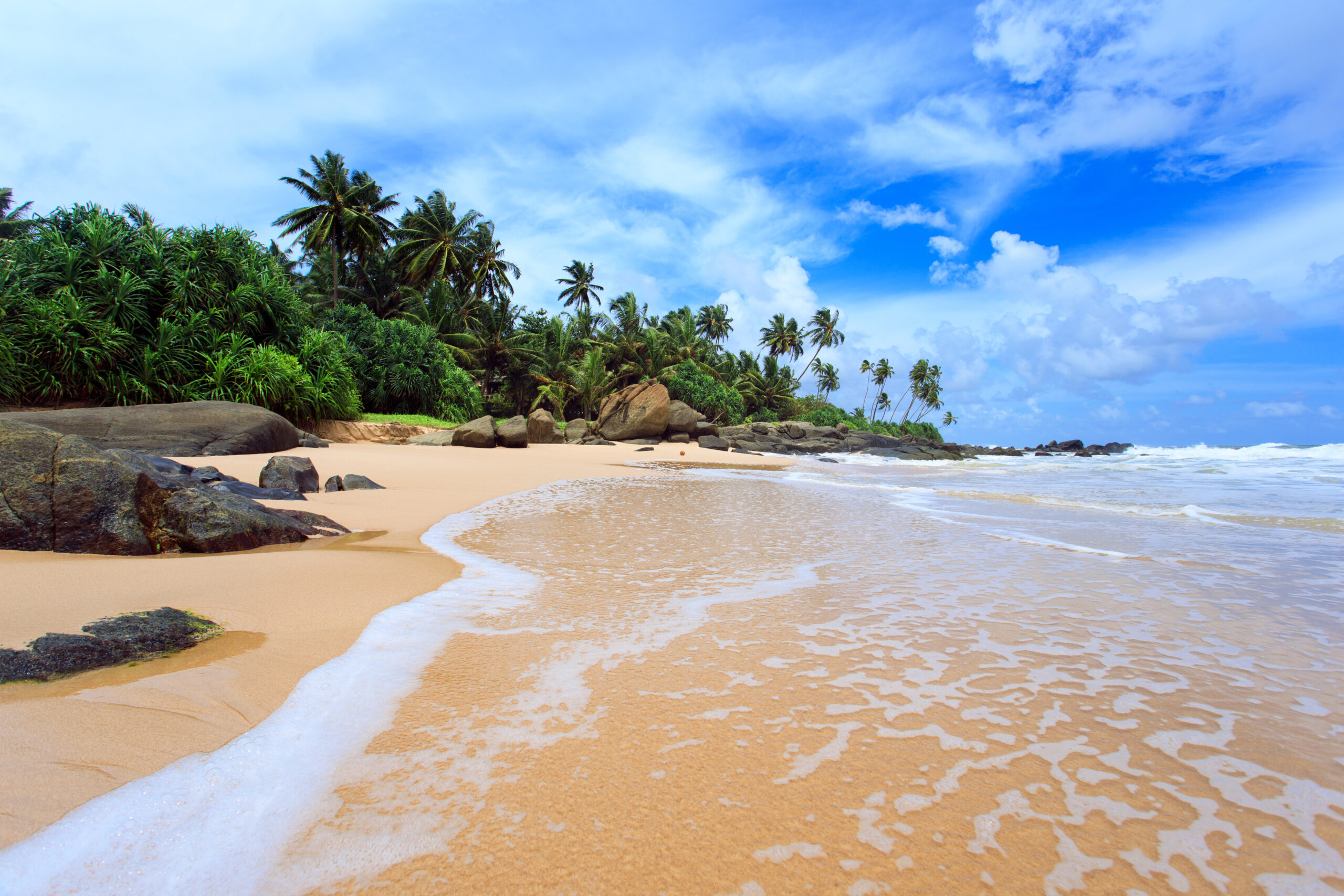 Der Hikkaduwa Beach ist eine Sehenswürdigkeit in Sri Lanka für alle, die Entspannung am Strand suchen.