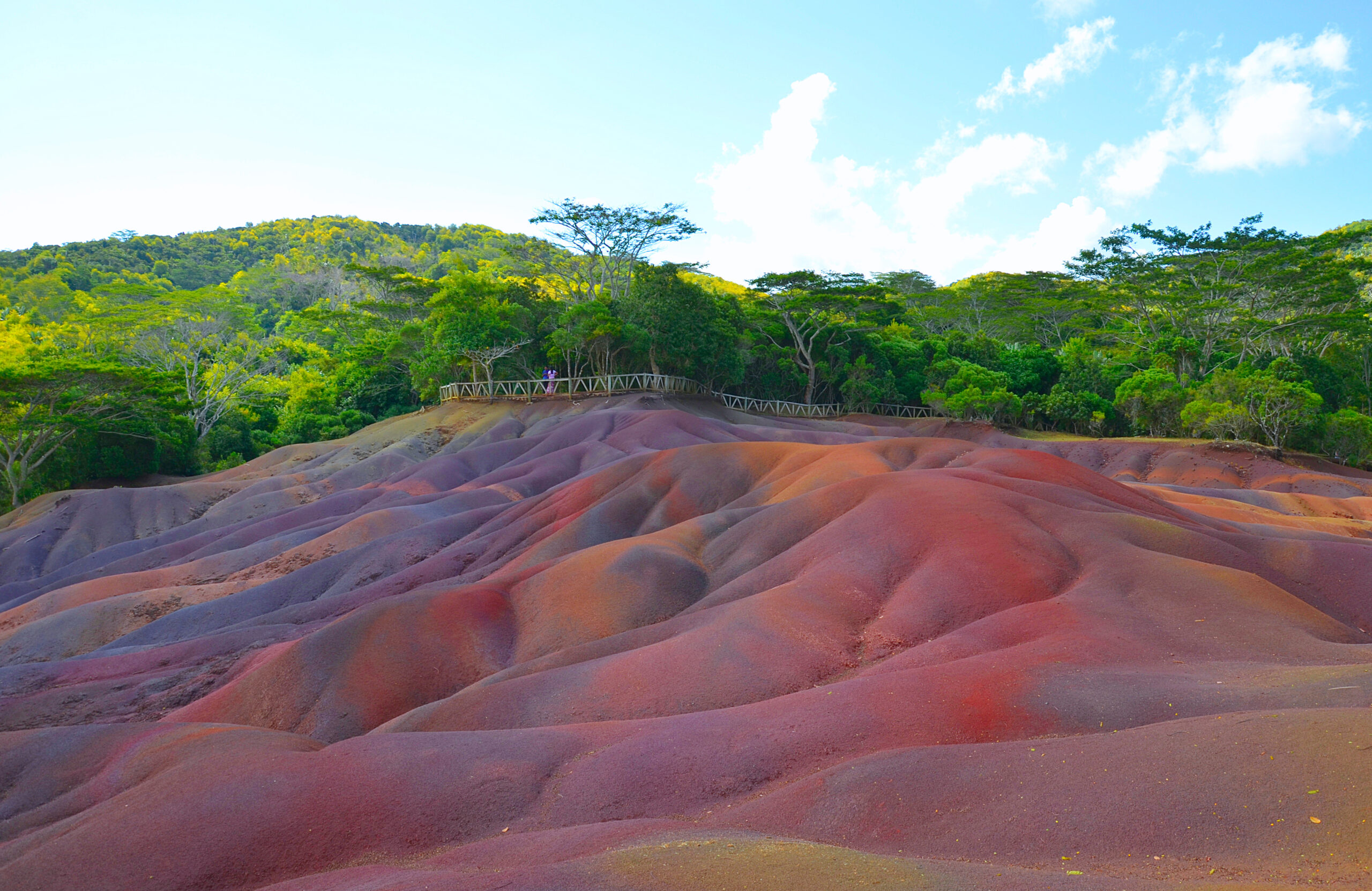 Die bunteste Sehenswürdigkeit auf Mauritius: Die sieben farbige Erde.