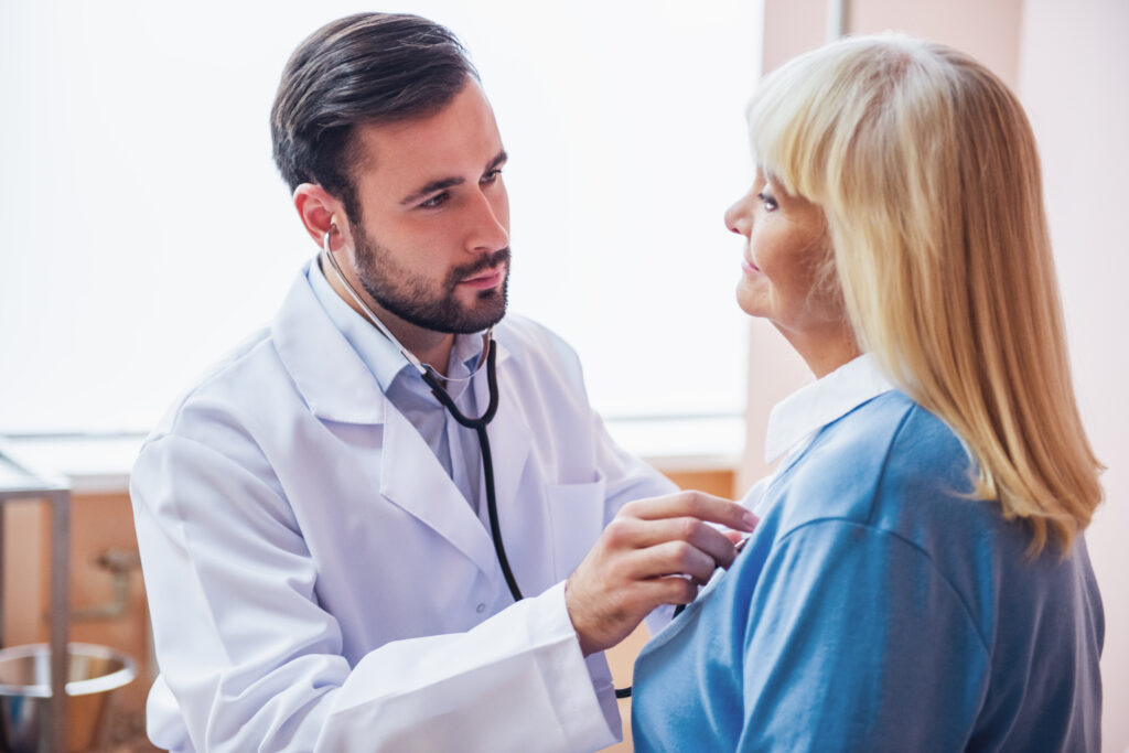 Abhören der Lungenfunktion bei der Physiotherapie
