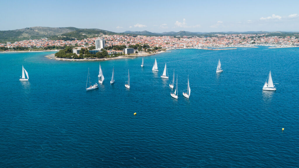 Segelboote vor Vodice