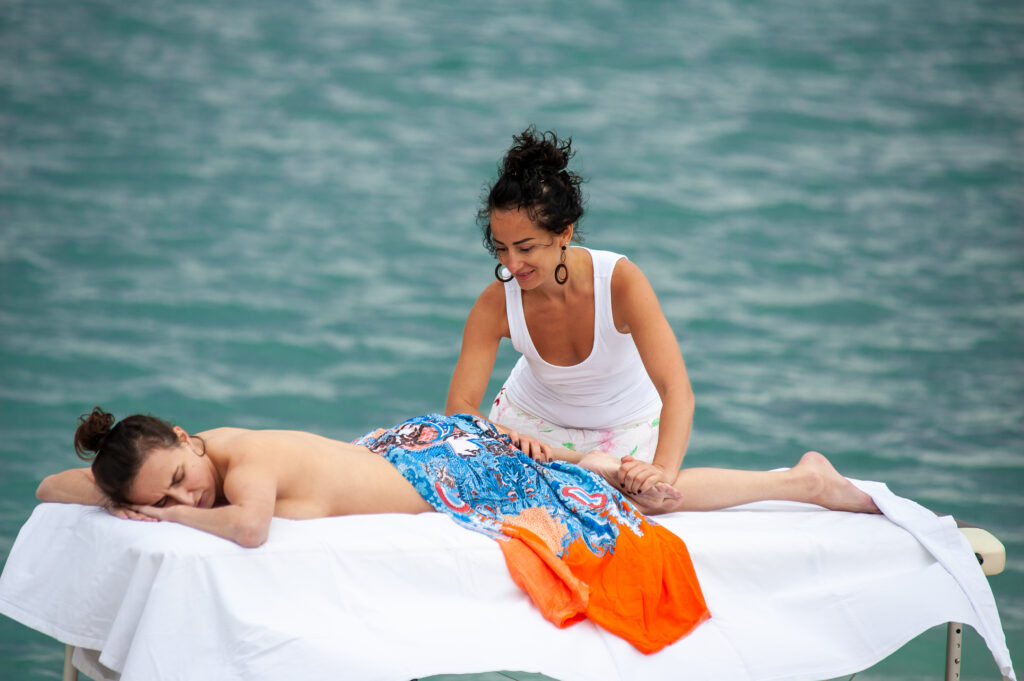 Lomi Lomi Massage am Meer