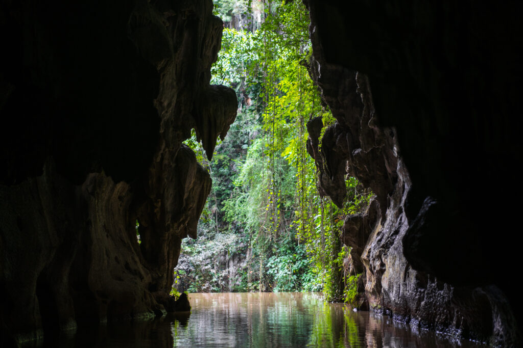 Höhle im Desembarco del Granma.