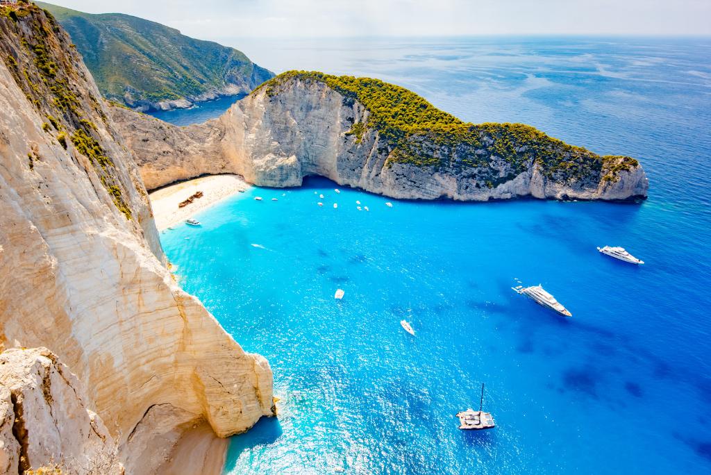 Blick auf die Navagio-Bucht vom Aussichtspunkt