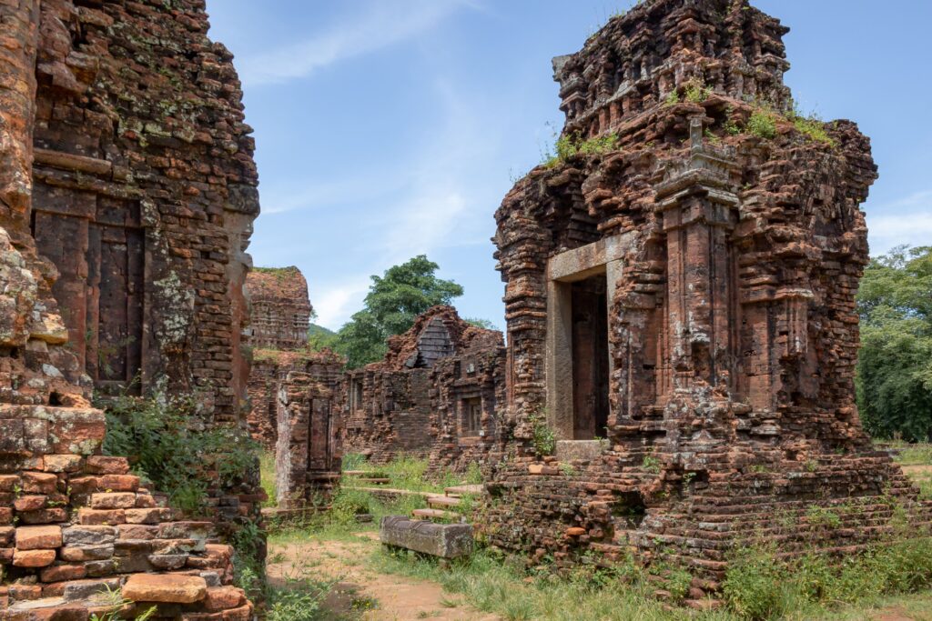 Überwucherte Tempel von Mỹ Sơn