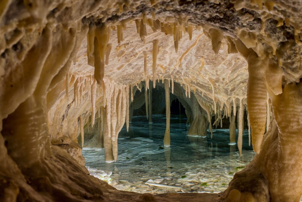 Das Innere einer Tropfsteinhöhle
